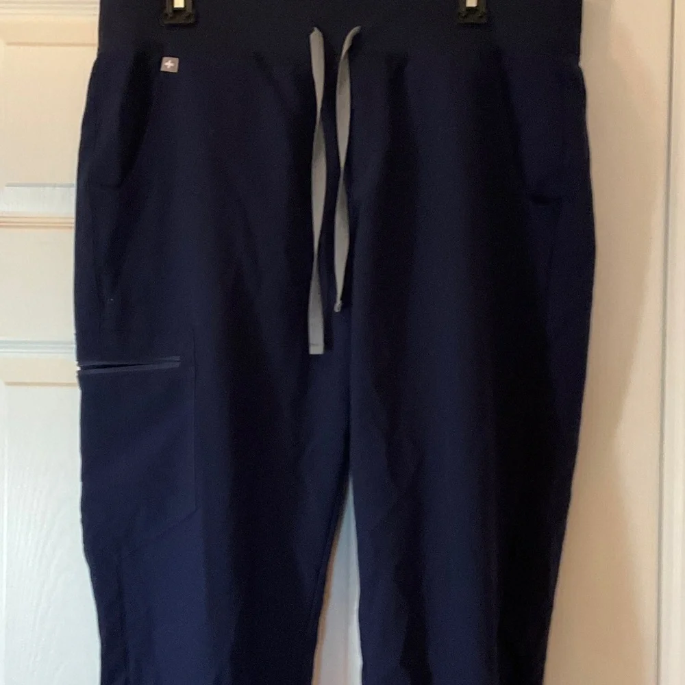Figs Womens Scrub Top and Pants in Navy Blue with Gray Drawstring - Picture 4 of 7